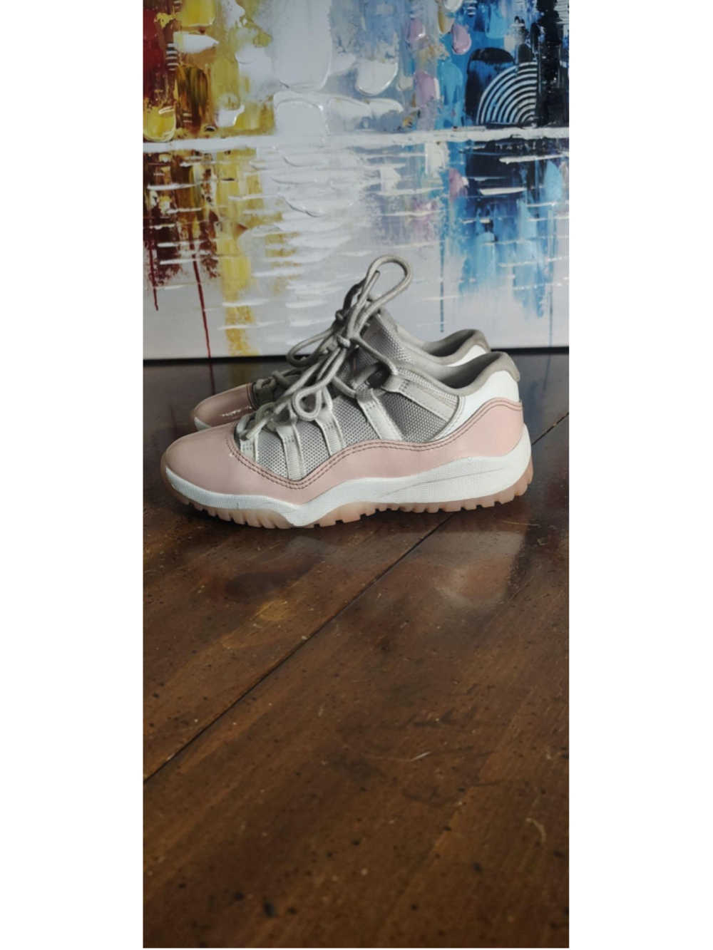 Jordan Air Jordan 11 Retro Low Shoes Youth Size 1Y Pink Sneakers 580522-160